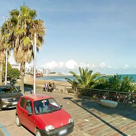 Lungomare 20 Mt Dal Mare Apartment *